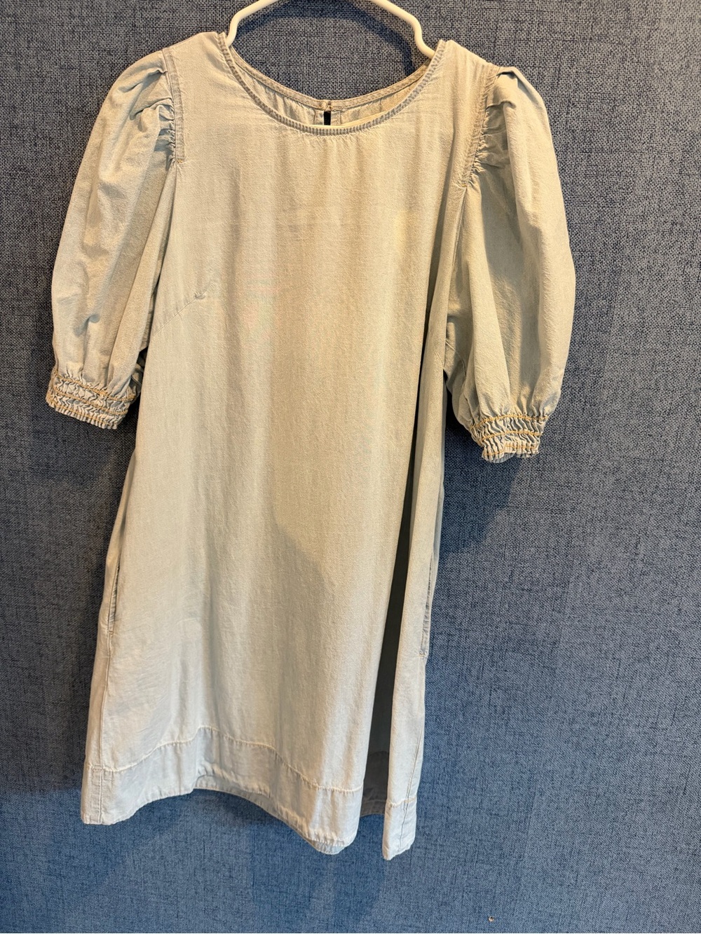 Velvet by Graham & Spencer Light Sage Puff-Sleeve Casual Dress
